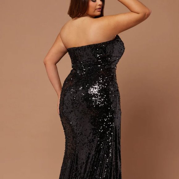 Strapless Sequin Gown - Picture 4 of 8